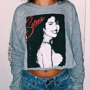 Cropped Selena sweatshirt